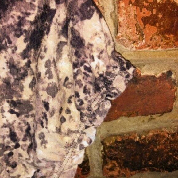 St. John's Bay Brown Printed Short Sleeve Blouse Women's Size Small - Picture 3 of 6